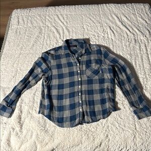 Aeropostale Size XL Blue and Gray Plaid Women’s Button Down Shirt